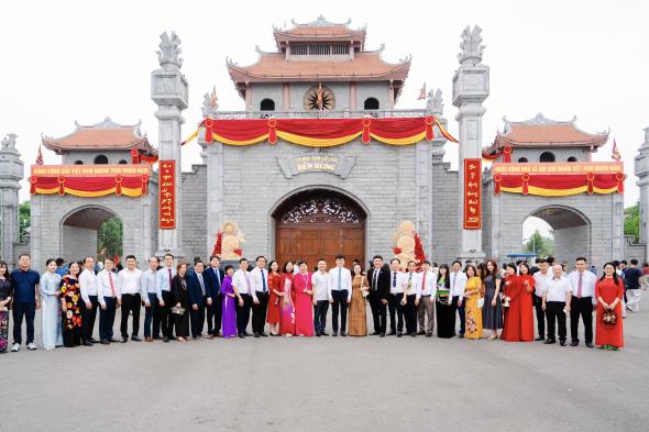 Cộng đồng doanh nghiệp Phú Thọ thành kính dâng hương tại Đền Hùng